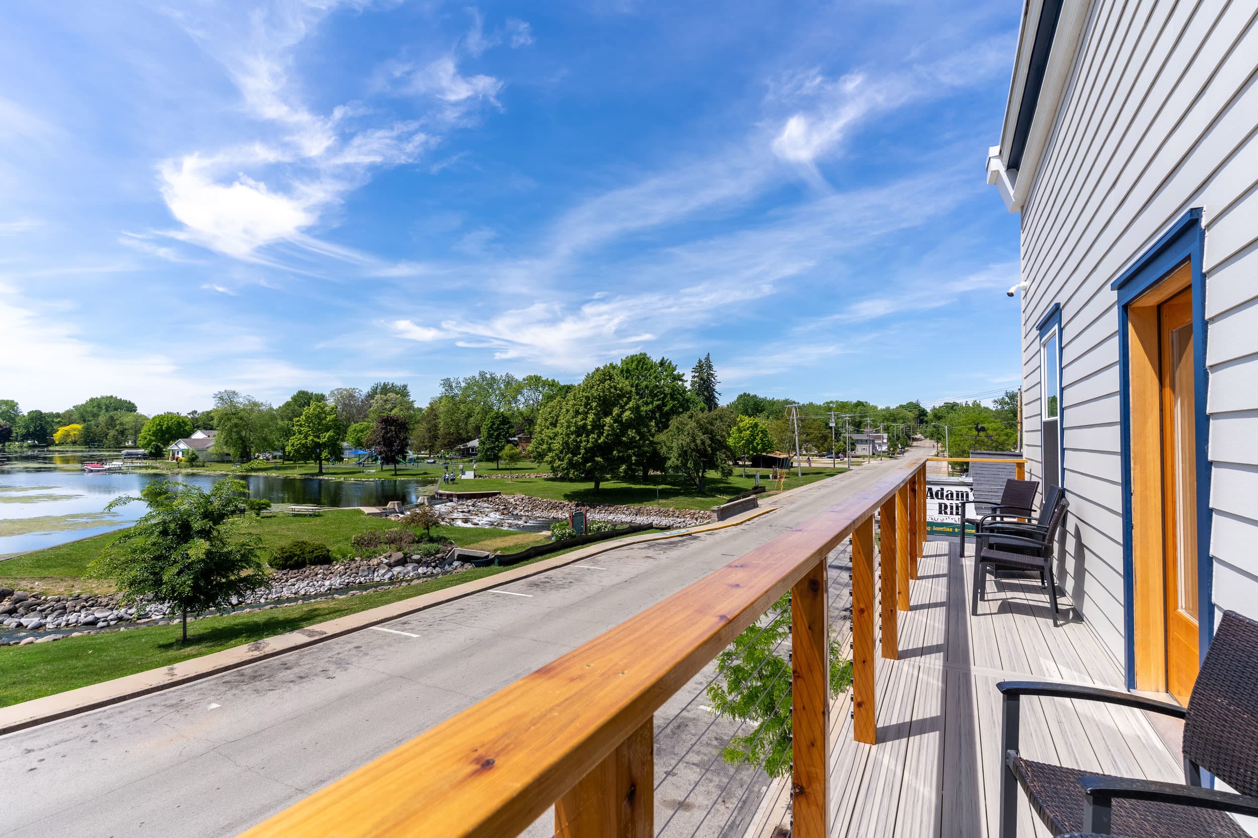(KOSH) Wittman Regional Airport – Luxury Lakeside Retreat - Green Lake