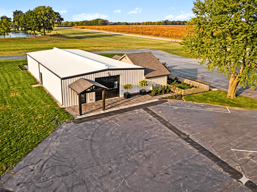 (43MO) Blue Cedar Landing Airport – (43MO) - Blue Cedar Landing Airport - Stables at the Runway ✈️