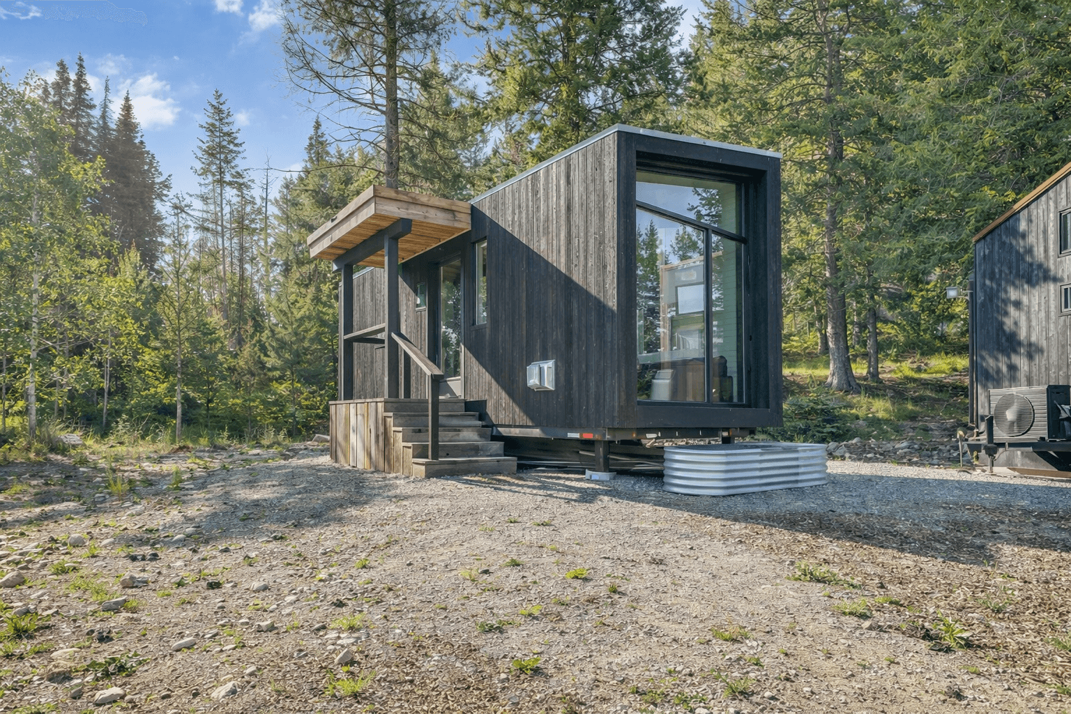 (U87) Smiley Creek Airport – Ultra Modern Tiny Home 4